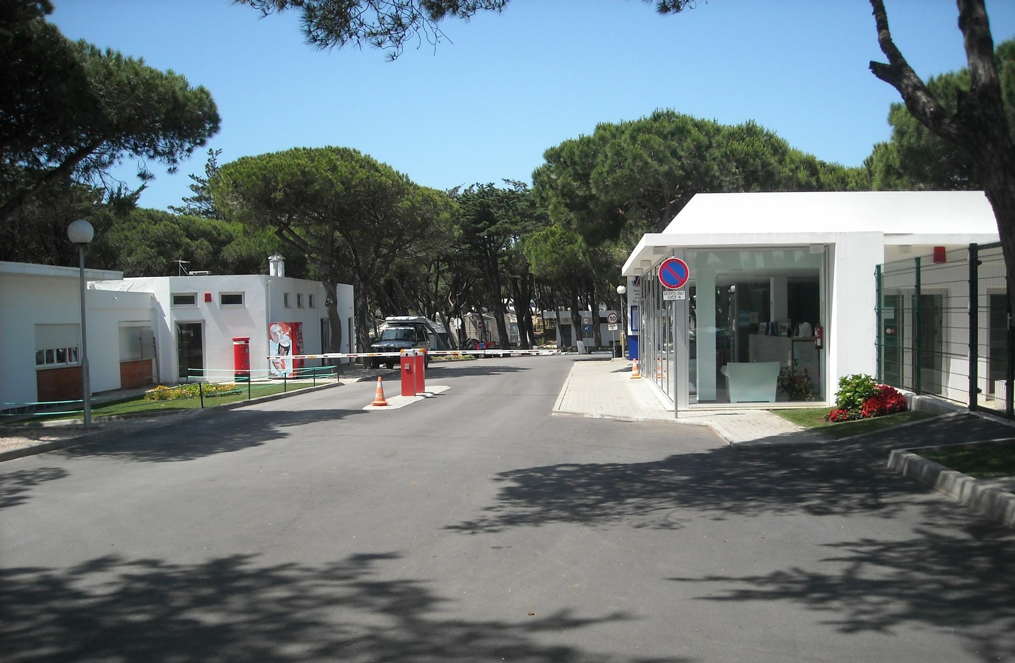 Orbitur Guincho Bungalows - Caravan Park 卡斯凯什 外观 照片